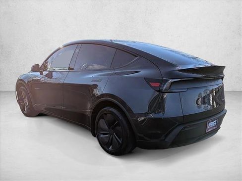 Used 2026 Tesla Model Y Long Range image 8