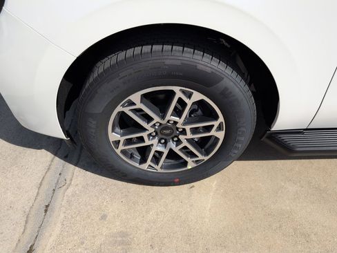 New 2025 Ford Expedition Max Active image 19