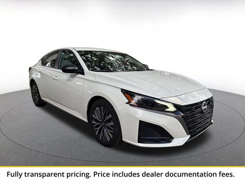Used 2026 Nissan Altima 2.5 SV FWD image 1