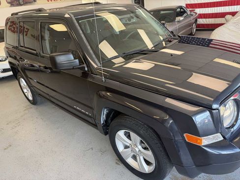 Used 2014 Jeep Patriot Sport w/ Tire & Wheel Group FWD image 2