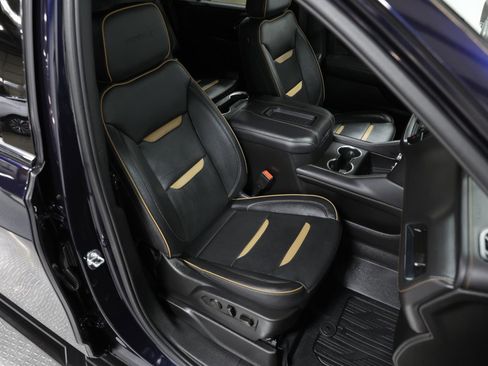 Used 2023 GMC Yukon XL AT4 image 14