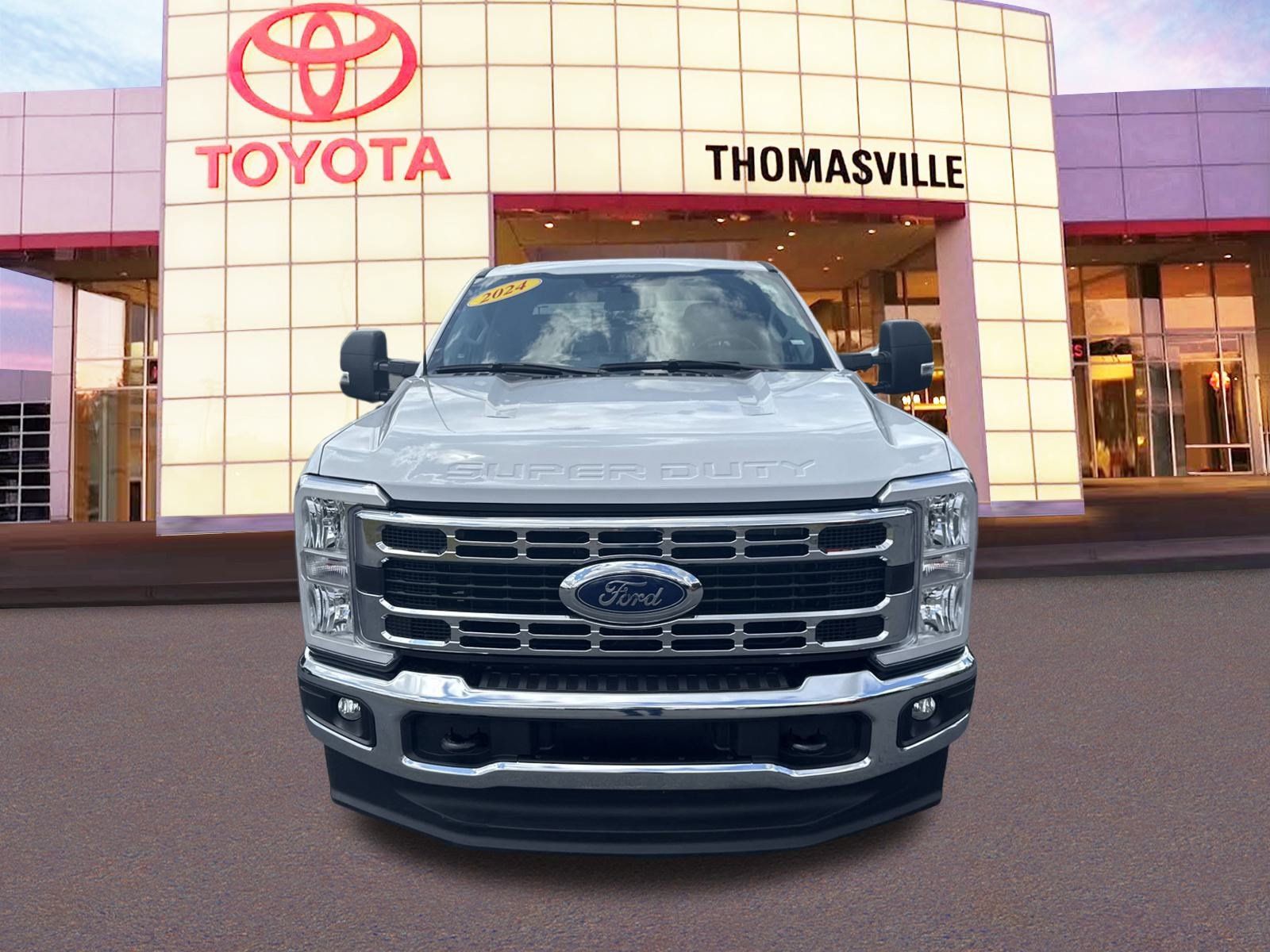 Used 2024 Ford F350 XLT AWD/4WD image 2