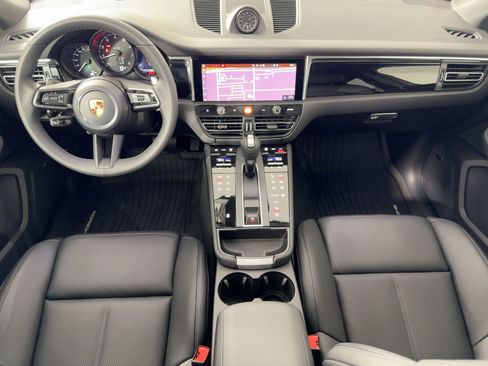 Used 2026 Porsche Macan image 25