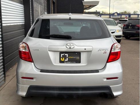 Used 2010 Toyota Matrix S FWD image 9