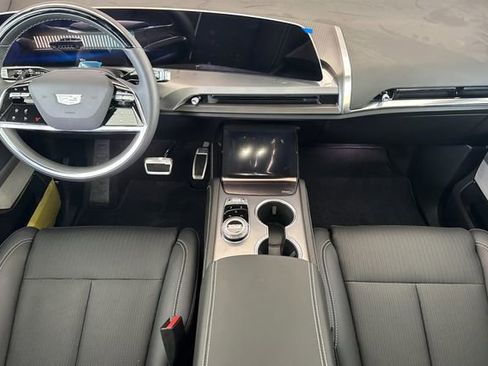 New 2026 Cadillac Vistiq Premium Luxury w/ LPO, Floor Liner Package AWD/4WD image 13