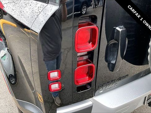Used 2024 Land Rover Defender 110 S image 22