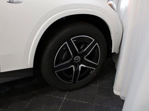 New 2025 Mercedes-Benz GLC 350e 4MATIC image 12