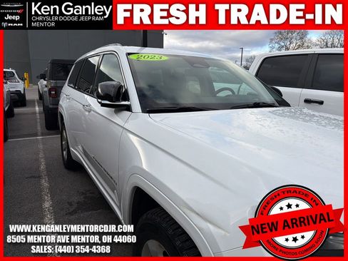 Used 2023 Jeep Grand Cherokee L Overland w/ Advanced Protech Group III image 12