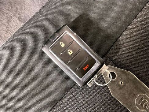 Used 2023 Jeep Grand Cherokee Laredo image 14