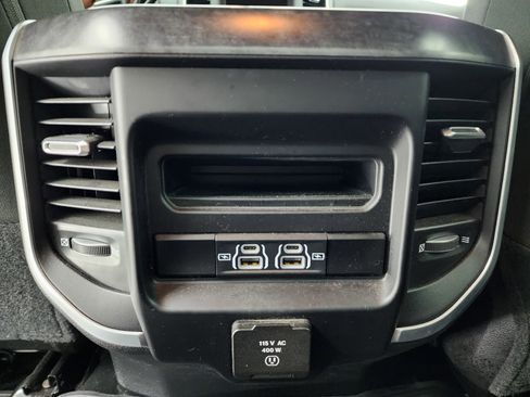 Used 2022 RAM 2500 Big Horn w/ Level C Equiment Group image 41