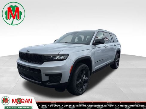 Used 2022 Jeep Grand Cherokee L Laredo image 1