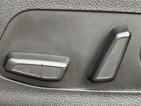 Used 2023 Kia Carnival SX Prestige FWD image 40