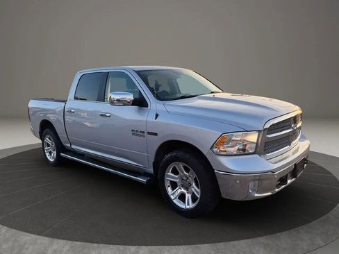 Used 2017 RAM 1500 Lone Star AWD/4WD image 4