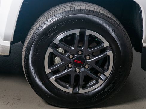 Used 2024 Toyota Tacoma TRD Sport image 21