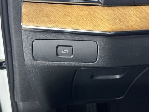 Used 2023 Volvo XC90 B6 Plus image 19