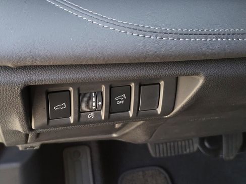 Certified 2025 Subaru Outback Limited image 22