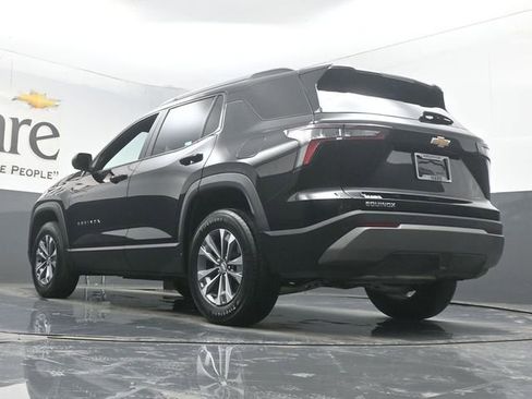 Used 2025 Chevrolet Equinox LT w/ Convenience Package II image 5