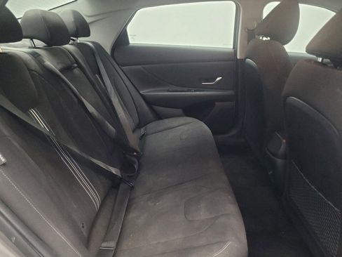 Used 2025 Hyundai Elantra SEL FWD image 19