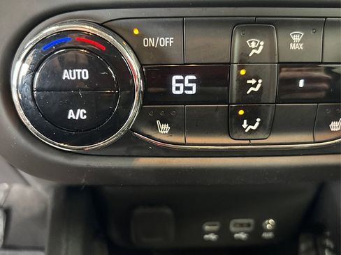 Used 2023 Chevrolet TrailBlazer LT w/ Convenience Package AWD/4WD image 32