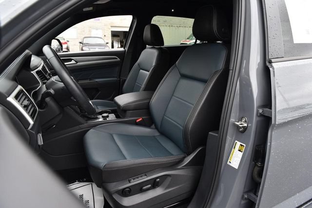 Used 2023 Volkswagen Atlas Cross Sport SEL R-Line AWD/4WD image 19