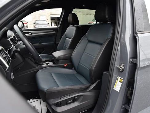 Certified 2023 Volkswagen Atlas Cross Sport SEL R-Line image 19