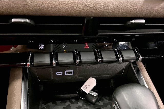 Used 2023 GMC Canyon Denali AWD/4WD image 38