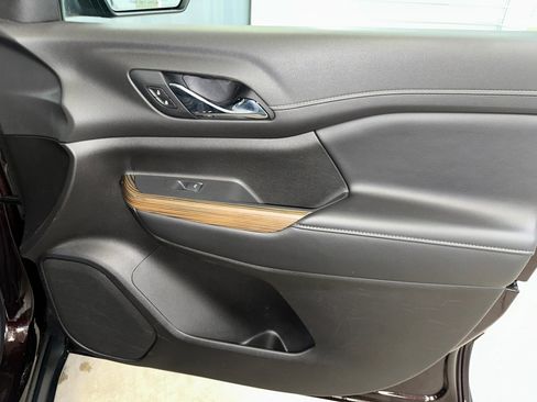 Used 2021 GMC Acadia SLE w/ Driver Convenience Package image 33