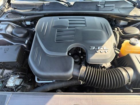 Used 2021 Dodge Challenger SXT w/ Driver Convenience Group RWD image 8
