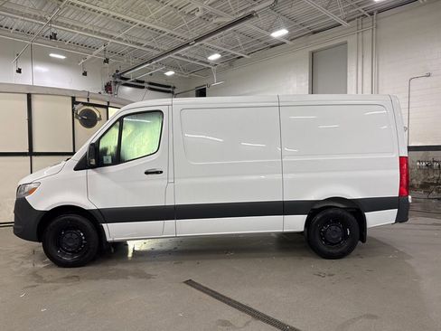 Used 2026 Mercedes-Benz Sprinter 2500 image 2
