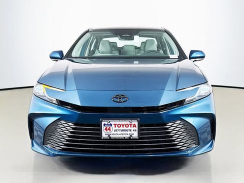 Used 2026 Toyota Camry XLE w/ Premium Package AWD/4WD image 11