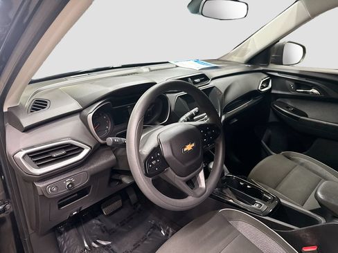Used 2023 Chevrolet TrailBlazer LS FWD image 10