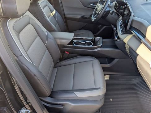 Used 2025 Chevrolet Equinox LT w/ Convenience Package II image 27