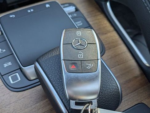 Used 2025 Mercedes-Benz GLS 450 4MATIC image 28