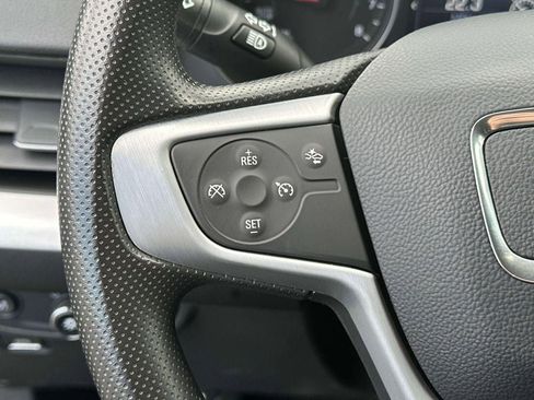 Used 2024 GMC Terrain SLE image 21