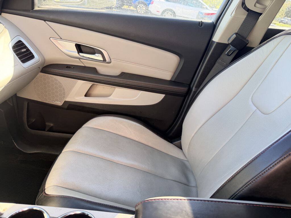 Used 2011 GMC Terrain SLT AWD/4WD image 13