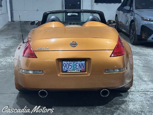 Used 2004 Nissan 350Z Touring RWD image 5