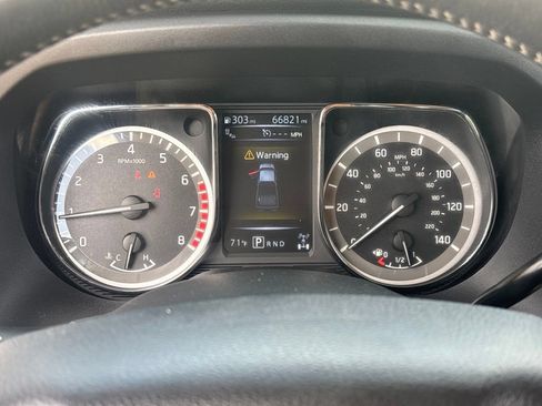 Used 2018 Nissan Titan PRO-4X AWD/4WD image 15
