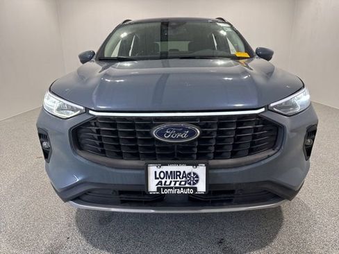 Used 2025 Ford Escape Platinum AWD/4WD image 2