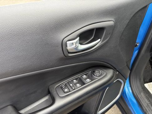 Used 2019 Jeep Compass Altitude image 30