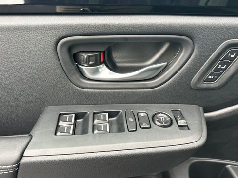 New 2025 Honda Pilot Touring image 11