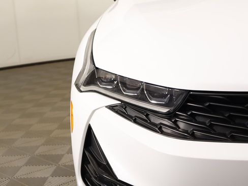 Used 2023 Kia K5 GT-Line image 16