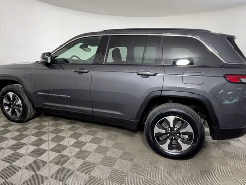 Used 2024 Jeep Grand Cherokee Limited 4xe w/ Trailer Tow Package AWD/4WD image 10