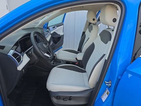 New 2026 Volkswagen Taos SE FWD image 12