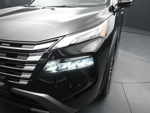 Certified 2025 Nissan Rogue SL AWD/4WD image 9