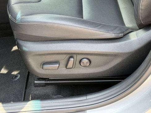 Used 2022 Kia Niro EX Premium FWD image 13