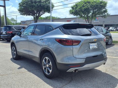 Used 2025 Chevrolet Blazer LT FWD image 23