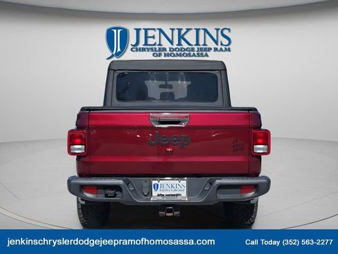 Used 2021 Jeep Gladiator Sport image 4