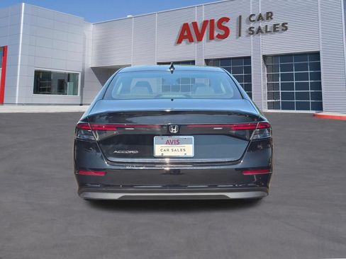 Used 2025 Honda Accord SE image 7