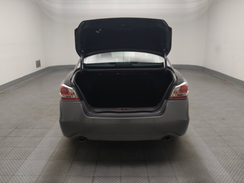 Used 2015 Nissan Altima 2.5 SV FWD image 30