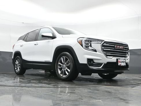 Used 2023 GMC Terrain SLT image 27